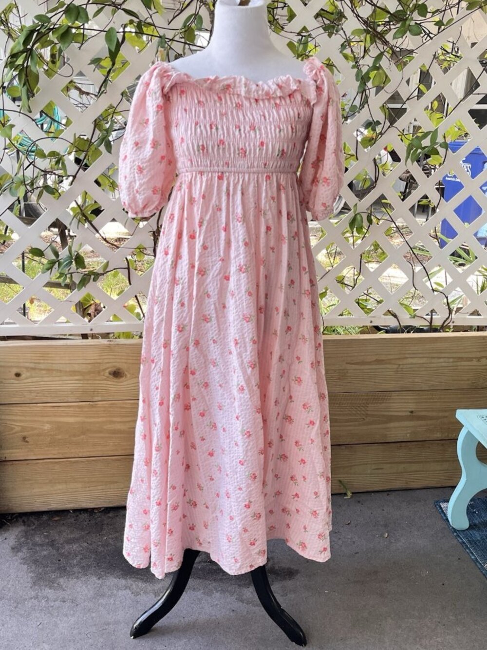 Cottage Core Floral Dress  Pink Seersucker Smocked Maxi Puffy bell sleeves Sz S